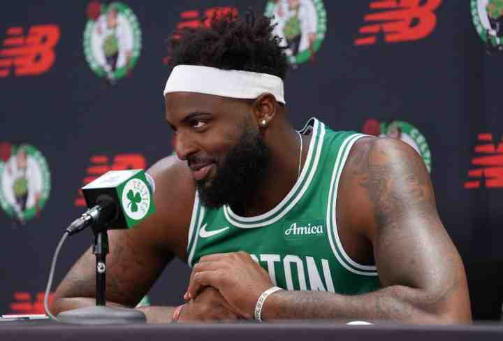 怀特:米切罗总能抢下进攻篮板 以前当对手很头疼如今很高兴
